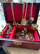 VINTAGE CHINESE JEWELLERY BOX