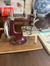 Essex Miniture Sewing Machine