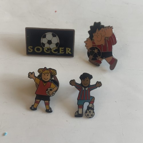 Joblot football badges vintage - football,