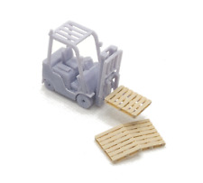 OO Gauge Forklift and Pallets Model Railway Scenery