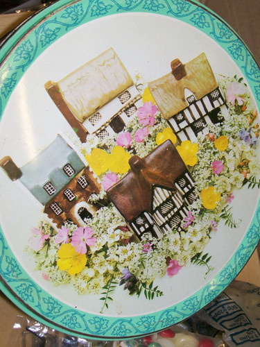 Tin vintage old new - tin,