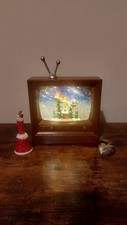 TV RETRO MUSICAL WATER SWIRL GLITTER SNOW DOME  BATTERY OPERATED PLAYS 8 TUNE,S