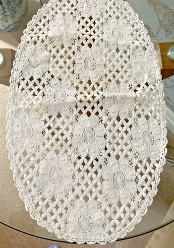 Vintage white cotton oval - vintage,