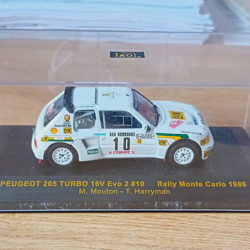 Ixo peugeot 205 - 1:43,