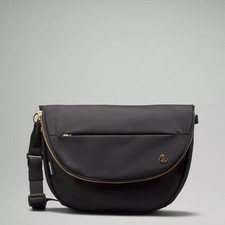 Lululemon Festival Bag 5L •