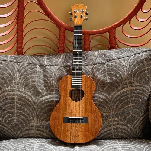 Koaloha used ukulele tenor - used,