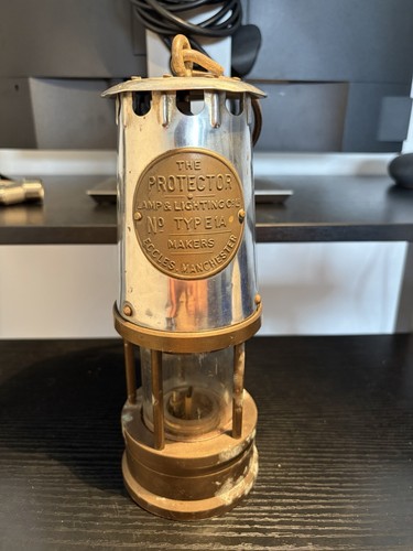 Vintage protector lamp type - vintage,