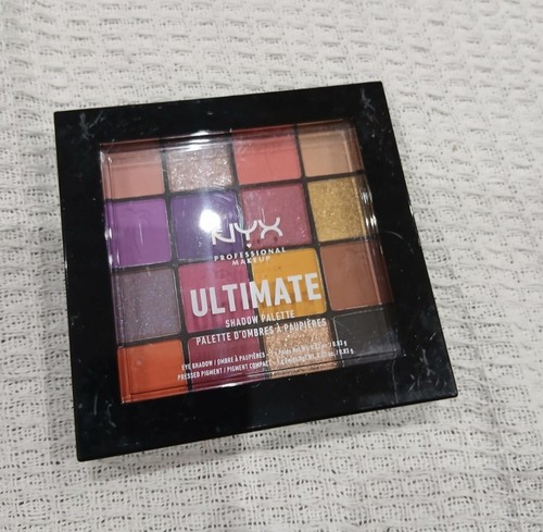 Nyx eyeshadow pallette - nyx,