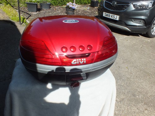 Givi v46 top box - with, new