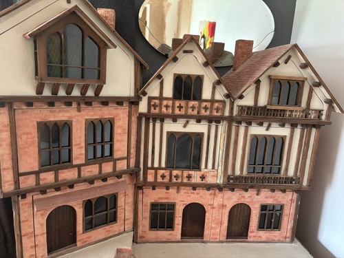 Tudor style dolls - style, house
