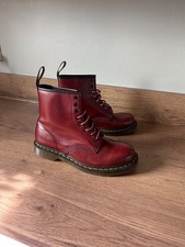 Martens unisex boots size - dr.,