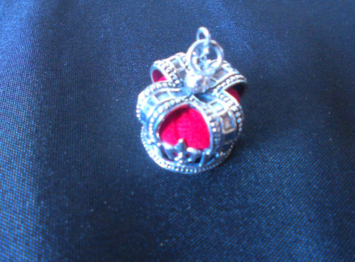 Solid silver crown pin - solid, cushion