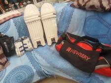 NEWBERRY CRICKET BAG WITH WHEELS - SHIN PADS & BLUEROOM CRICKET GLOVES