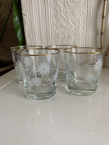Dainty vintage mid century - 4x,