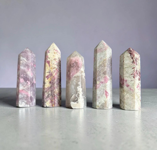Unicorn stone tower pink - stone,