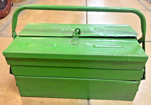 Vintage green metal cantilever - metal,