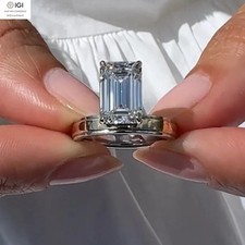 IGI 2.50 Ct E VS1 Emerald Lab