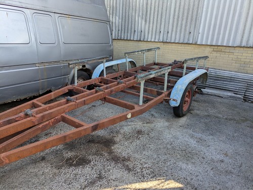 Heavy duty boat trailer - 8m,