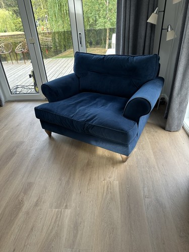 Navy blue velvet snuggle chair - navy,