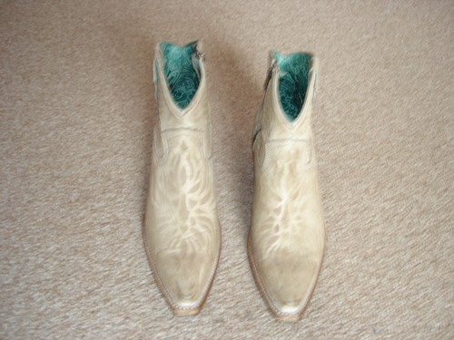 Corral handcrafted cowboy - corral,