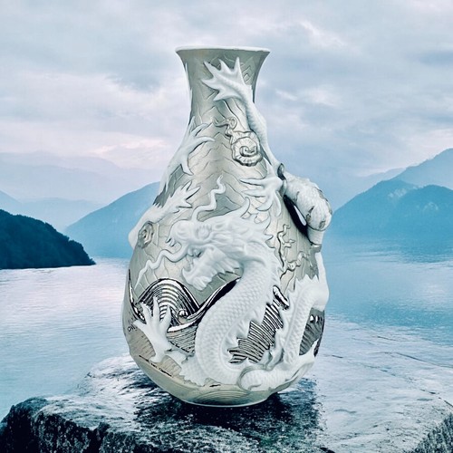 Lladro 7057 bud vase - bud, dragons