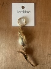 RIVER ISLAND METAL GOLD FLOWER