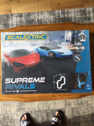 Scalextric supreme rivals race - supreme,