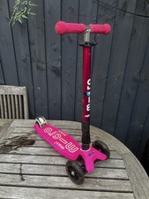 MAXI MICRO DELUXE LED SCOOTER