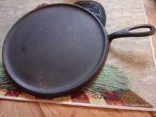 Vintage W.J. Loth Antique Cookware Cast Iron Pancake Griddle #9 Waynesboro VA