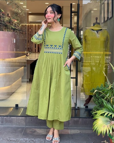 Women embroidered kurta pant - women's,