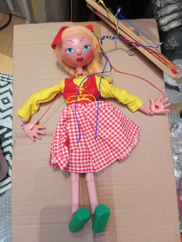 Pelham puppet dutch girl - ,