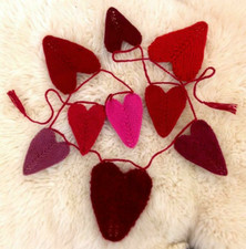 KNITTING PATTERN HEART GARLAND