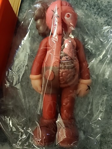 Kaws 16 - original, fake)