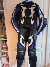 RIOSSI 2 PIECE BLACK, WHITE & BLUE LEATHER BIKER SUIT WITH CE ARMOUR: SIZE UK 44