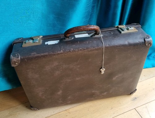 Vulcanfiber suitcase vintage - suitcase,