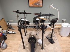 Alesis Nitro Surge Electronic Drum Kit W/ Extra Cymbal +Headphones