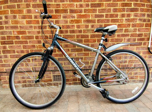 Gents hybrid bike giant - hybrid,