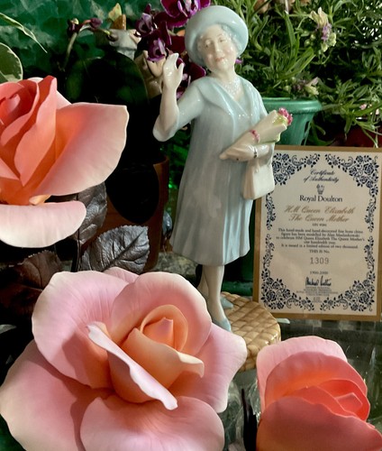 Royal doulton queen - doulton,