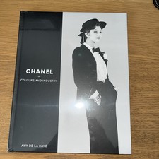 Chanel : Couture and Industry