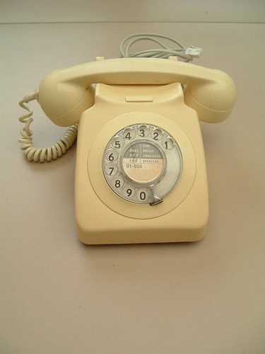 Vintage cream rotary - bt, dial