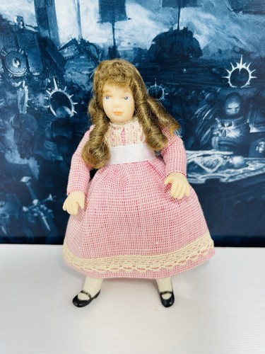 At04 dolls house doll - at04,