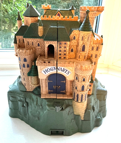 Polly pocket hogwards castle - hogwards,
