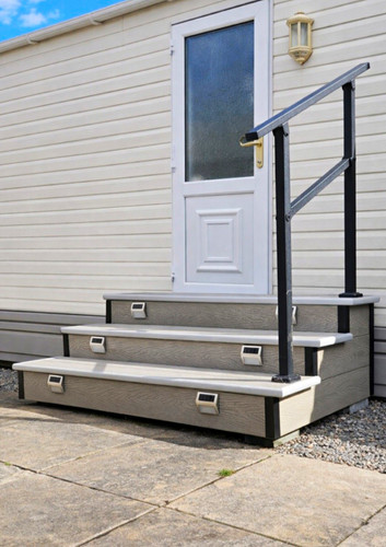 Tier composite caravan - tier, steps