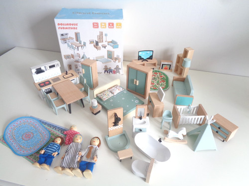 Giant bean wooden dolls house - bean,