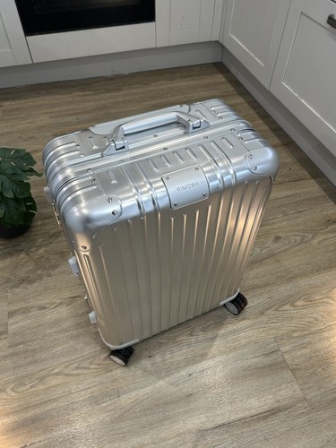 Rimowa silver cabin suitcase - cabin,