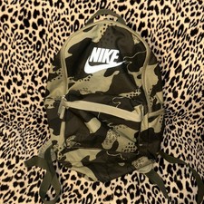 Nike Sportwear Heritage