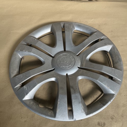 Skoda fabia wheel hub - skoda,