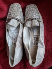 TIMOTHY HITSMAN.SILVER LEOPARD