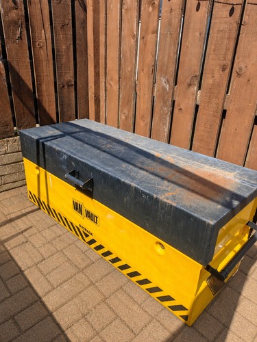 Van vault outback - van, lockable