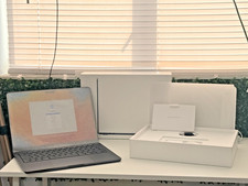 Apple Macbook Air 13" 2022 -